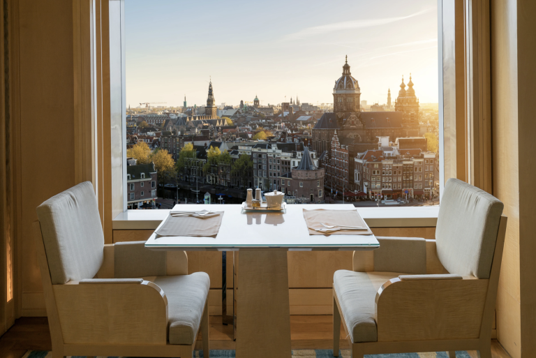 Jak zamawiać we włoskiej restauracji? Praktyczny przewodnik z rozmówkami i słownictwem